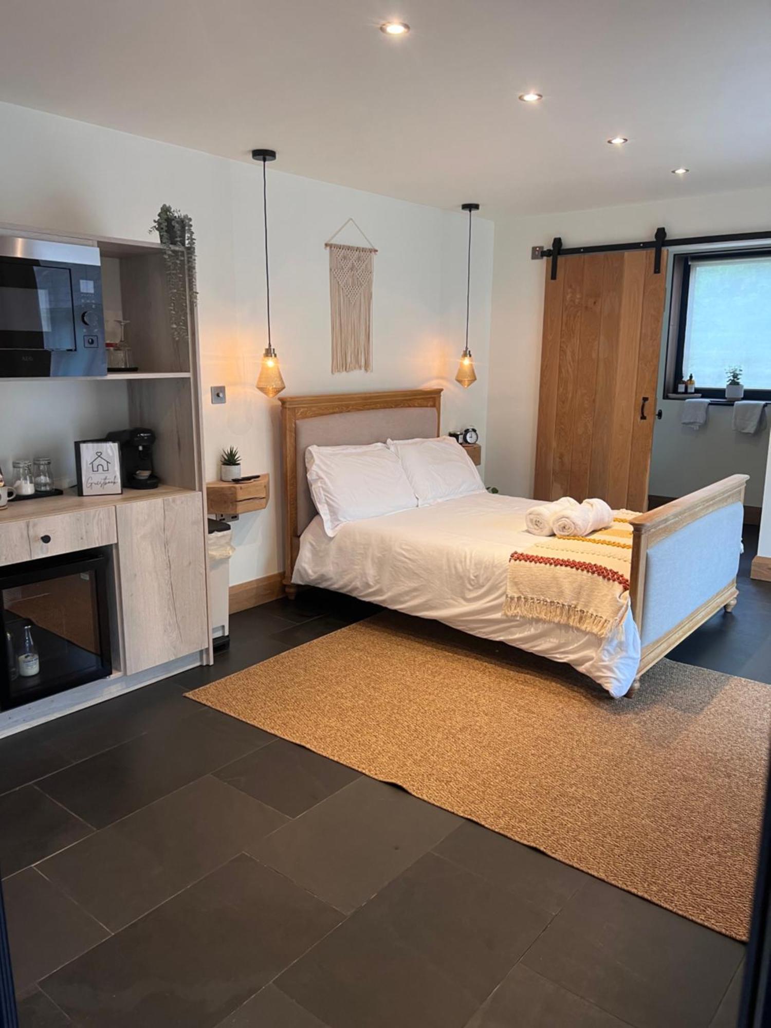 Luxury Courtyard Studio In Llangollen Exterior foto